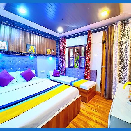 Flattiess ! Hotel Near Mall Road - Open Sitting Area On Terrace With Full Naini Lake View And Mountain Valley View - Wi Fi - Room Service Available - Top Rated Hotel Nainital Εξωτερικό φωτογραφία