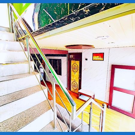 Flattiess ! Hotel Near Mall Road - Open Sitting Area On Terrace With Full Naini Lake View And Mountain Valley View - Wi Fi - Room Service Available - Top Rated Hotel Nainital Εξωτερικό φωτογραφία