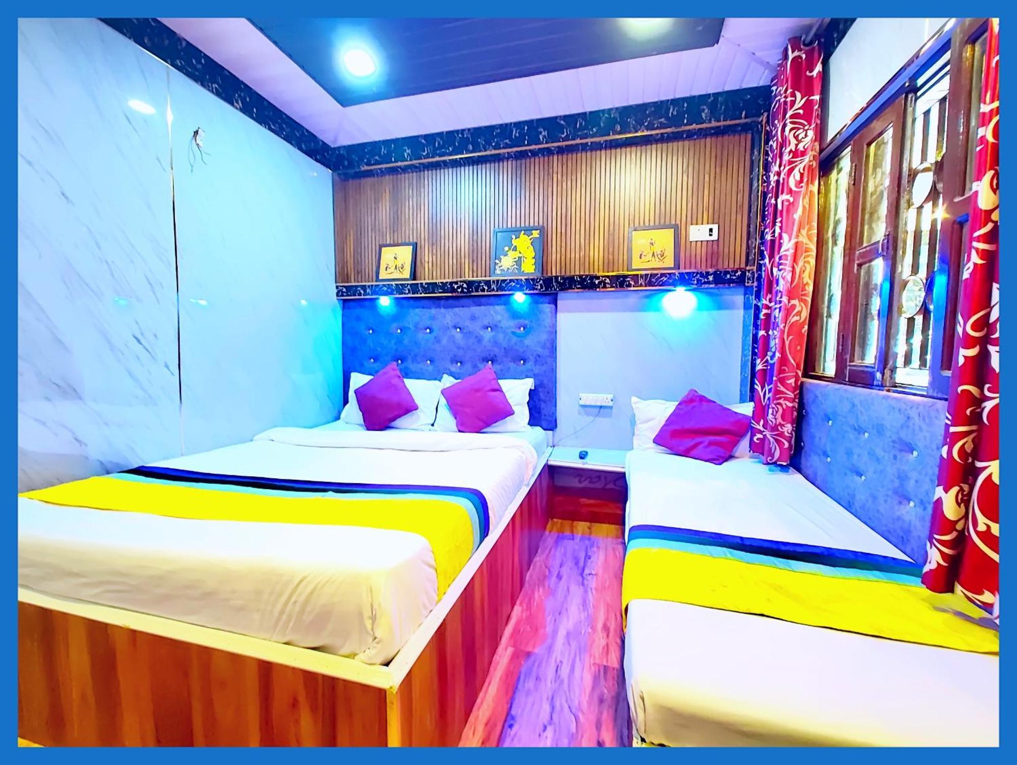 Flattiess ! Hotel Near Mall Road - Open Sitting Area On Terrace With Full Naini Lake View And Mountain Valley View - Wi Fi - Room Service Available - Top Rated Hotel Nainital Εξωτερικό φωτογραφία
