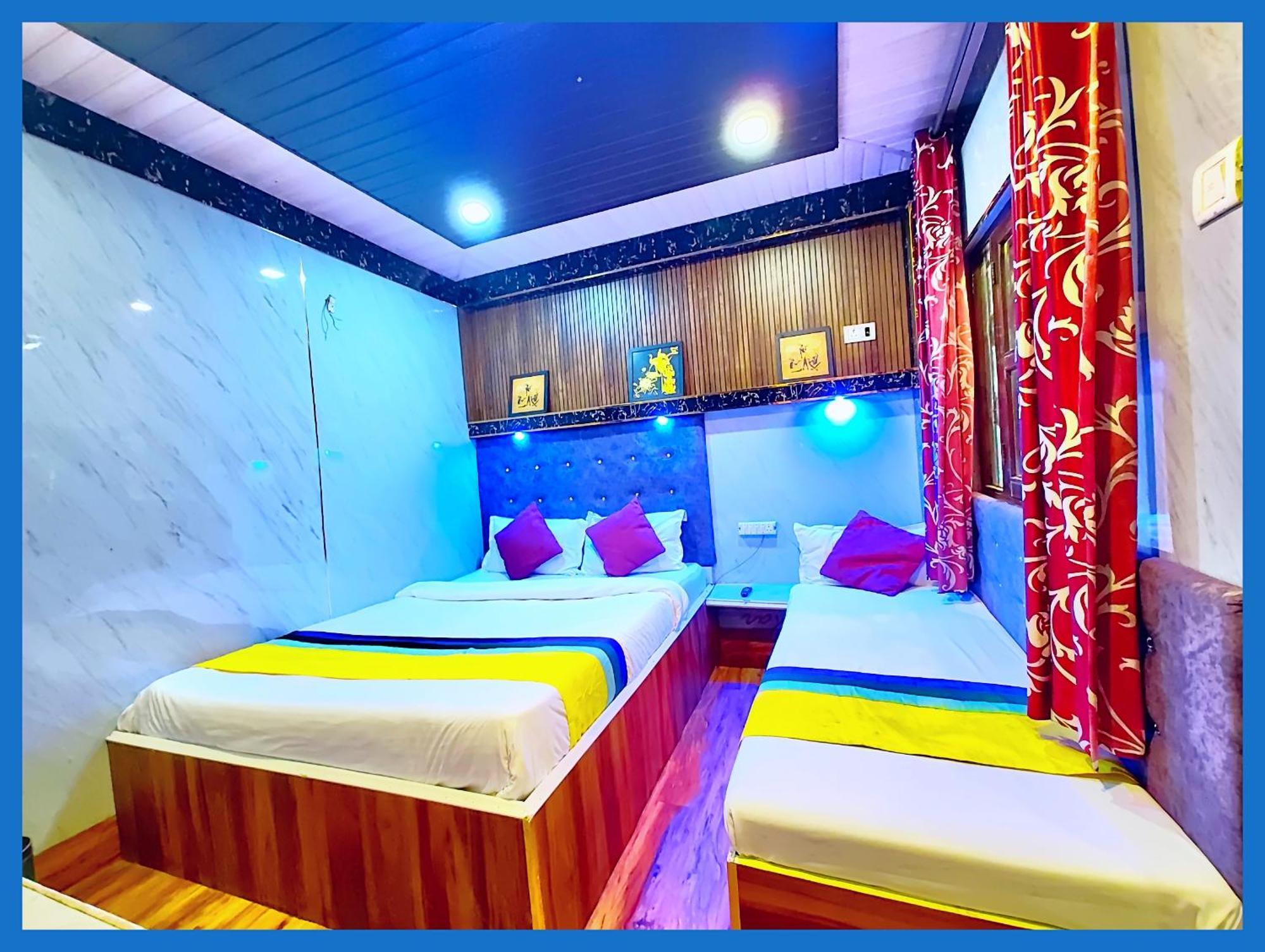Flattiess ! Hotel Near Mall Road - Open Sitting Area On Terrace With Full Naini Lake View And Mountain Valley View - Wi Fi - Room Service Available - Top Rated Hotel Nainital Εξωτερικό φωτογραφία